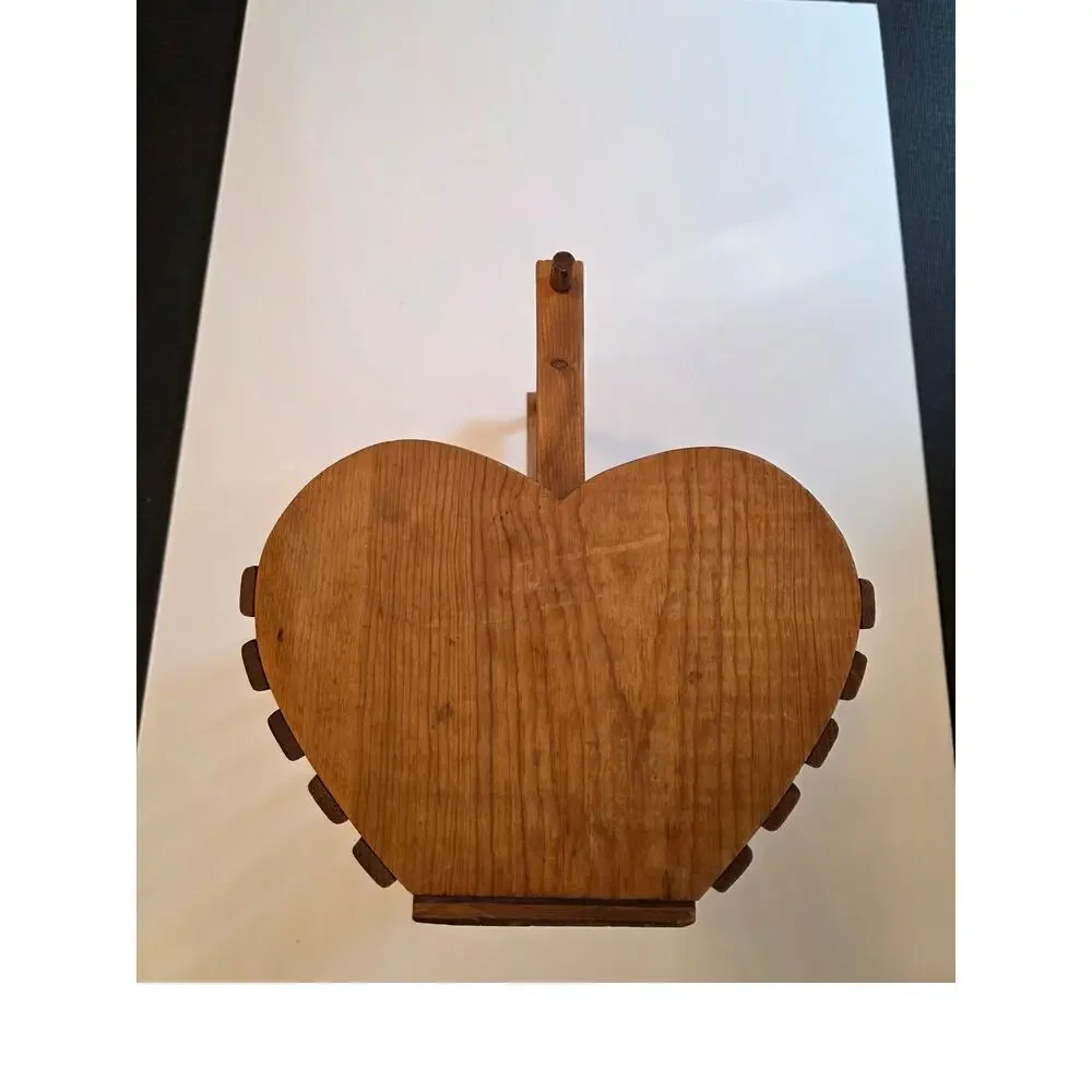 Wooden Heart Basket Vintage Heart Cottagecore Farmhouse Rustic Nostalgia 80s 90s